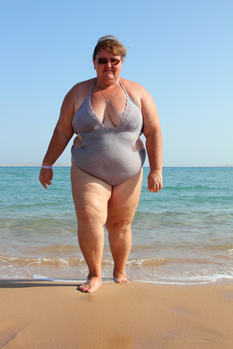 fat-woman-in-the-beach